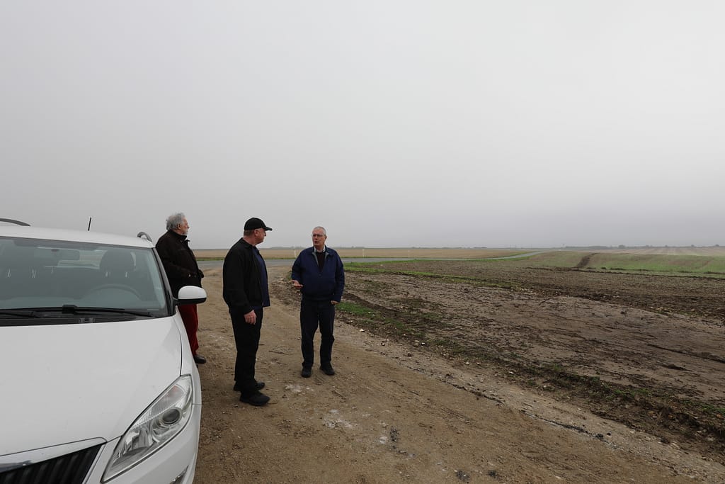 A fantastic opportunity to explore the Patay battlefield with Dr Olivier Bouzy from the Centre Jeanne d'Arc à Orléans, and Rene from Effet de Cerf Museum in Patay.