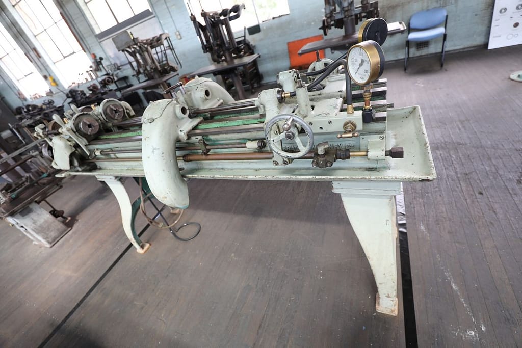 Pratt & Whitney Barrel Drilling machine