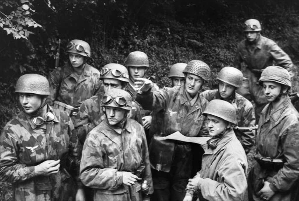 German Paratroopers from Fallschirmjäger-Regiment 6 at Carentan