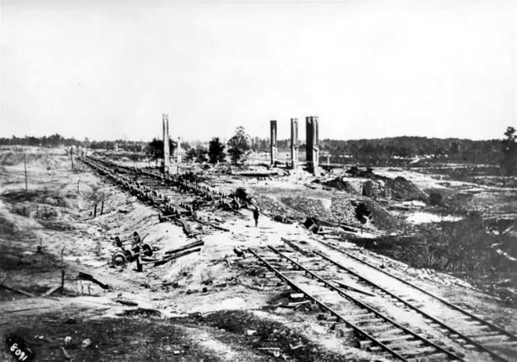 Prior to commencing his 'March to the Sea', Sherman ordereed the destruction of Atlanta's economic capacity.