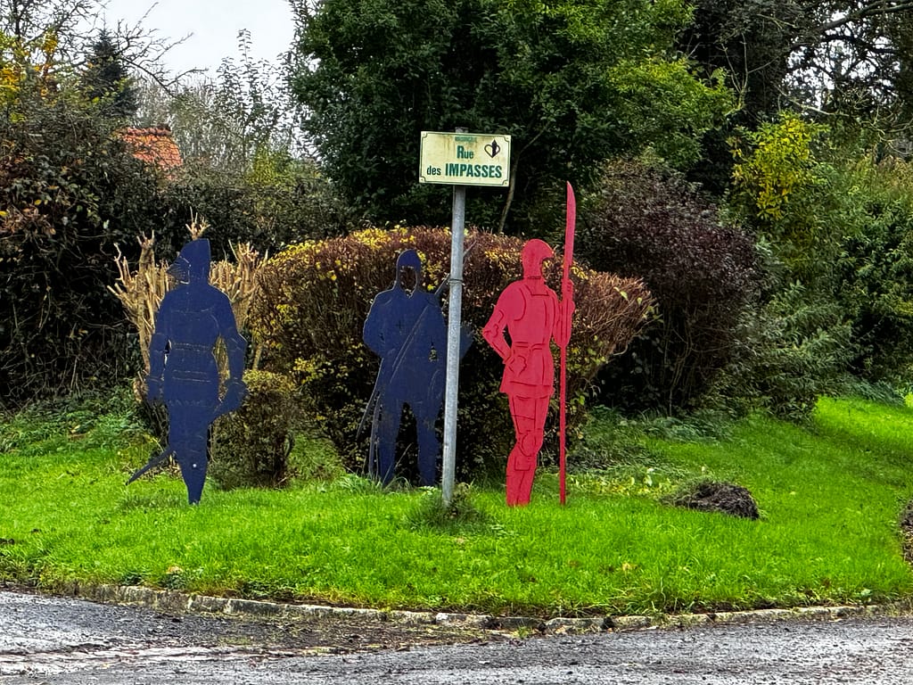 Steel cutout warriors all over the streets of Azincourt