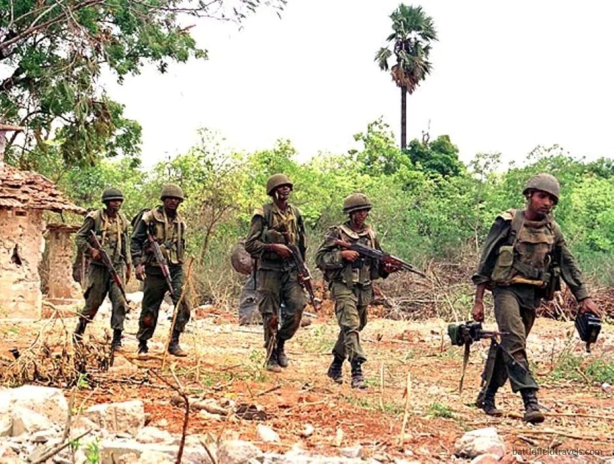 Sri Lankan Civil War - Sri Lankan troops near Elephant Pass