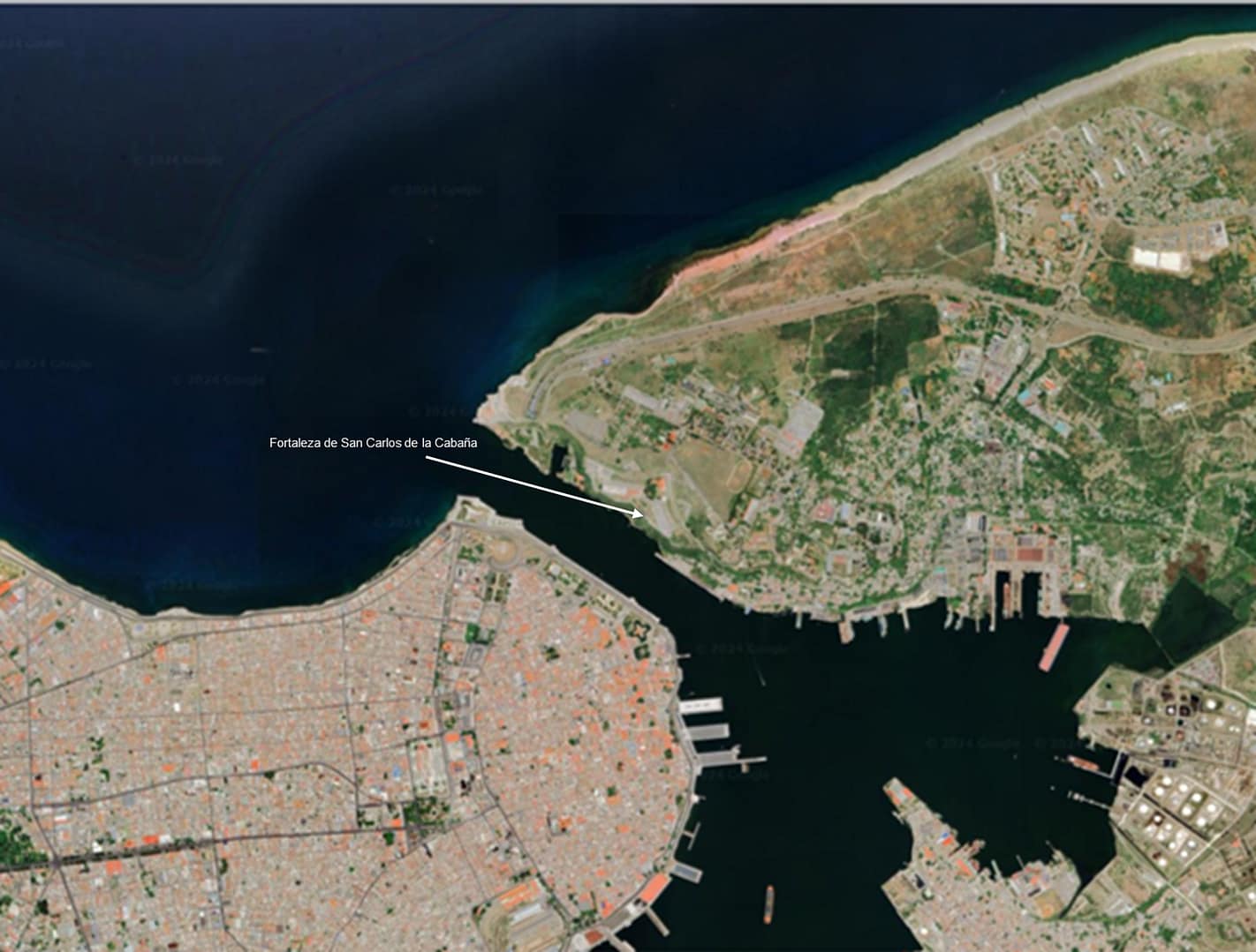 Google Earth view of the massive Fortaleza de San Carlos de la Cabaña guarding Havana Harbour