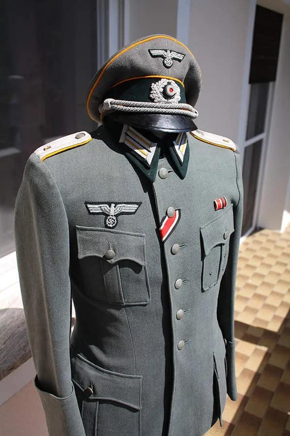WW2-Wehrmacht-1st-Cavalry-Regiment-tunic