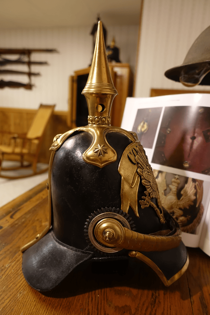 Model-1842-pickelhaube-02