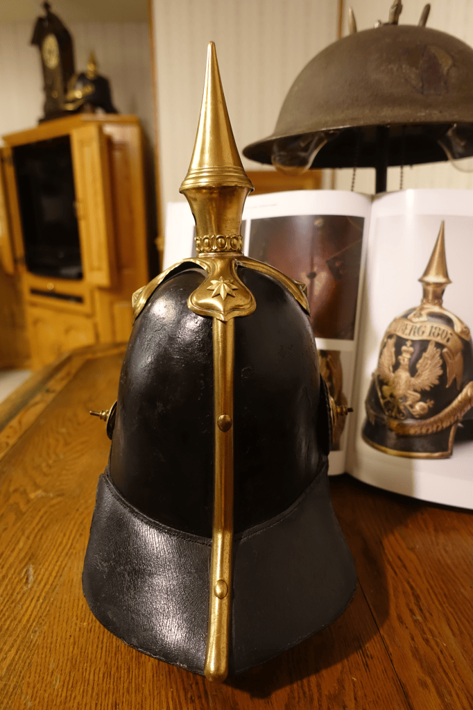 Model-1842-pickelhaube-04
