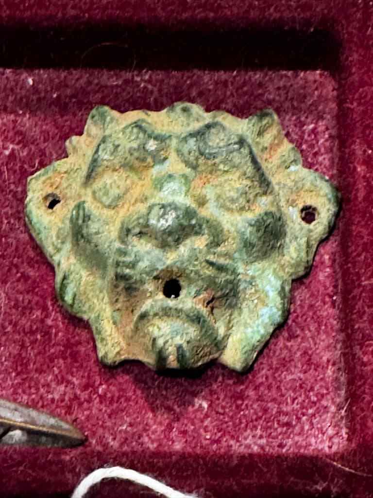 100 Roman clasp 1