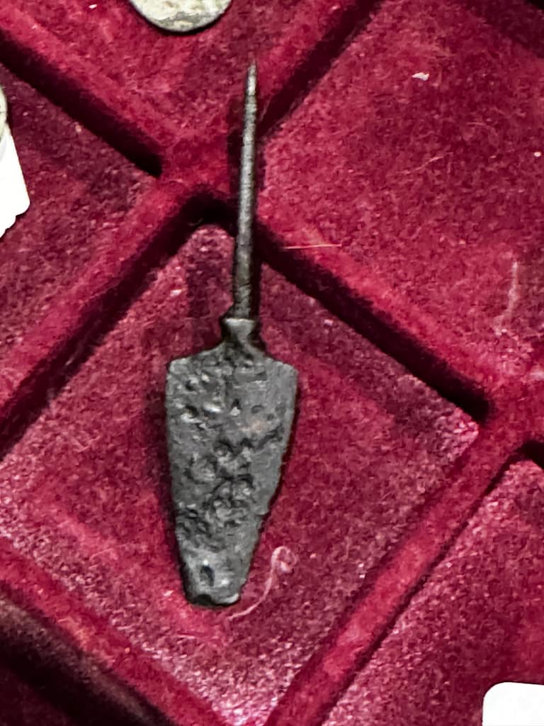 300 arrow heads 01 (2)