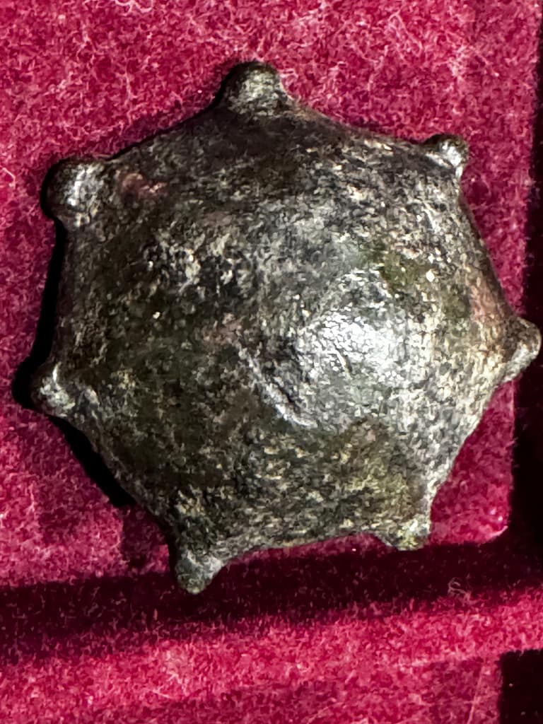 300 sword pommel