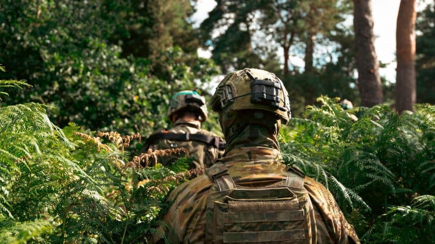 Australian Army soldiers instructs Armed Forces of Ukraine personnel during a trench clearing serial as part of OP KUDU Rotation 10 in the United Kingdom