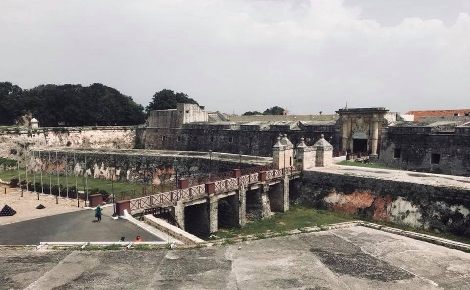 Fortaleza de San Carlos - bridge across the Covered Way into the main fortress